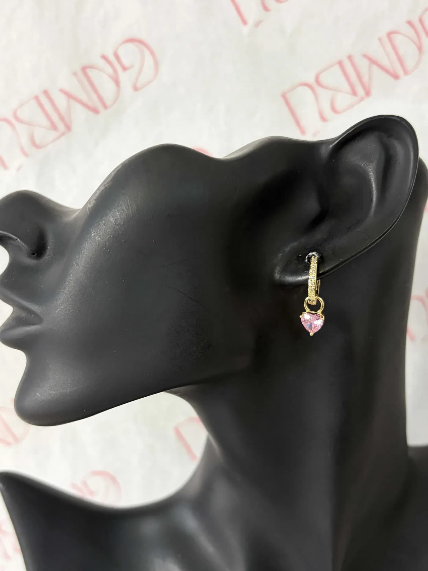 Pembe Kalp Zirkon Taşlı Sallantılı Halka Küpe