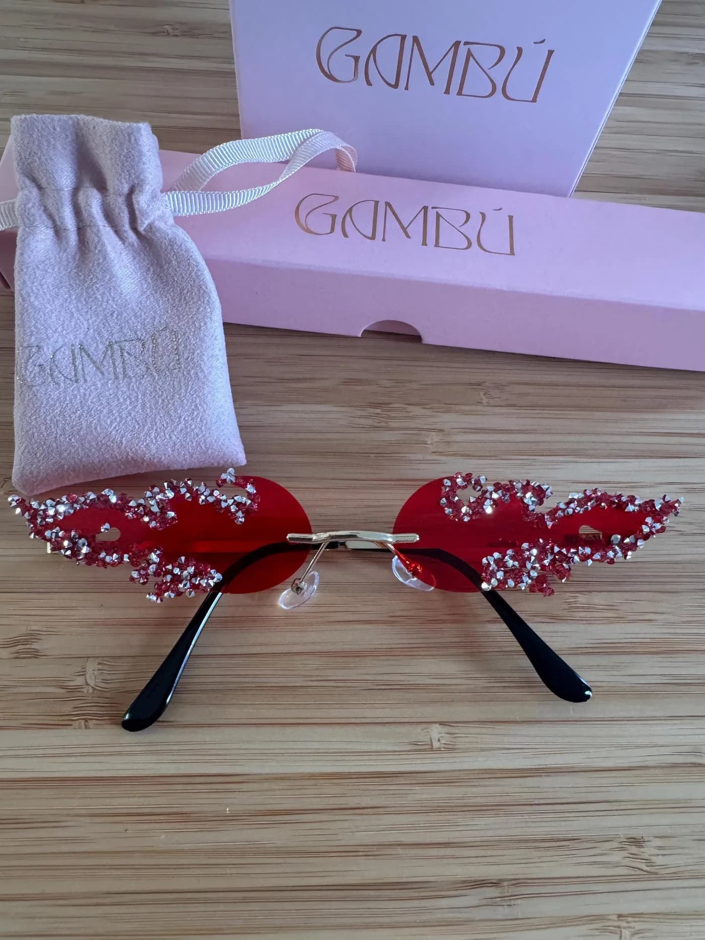 Kırmızı Renk Zirkon Taşlı Kanat Tasarım Güneş Gözlüğü