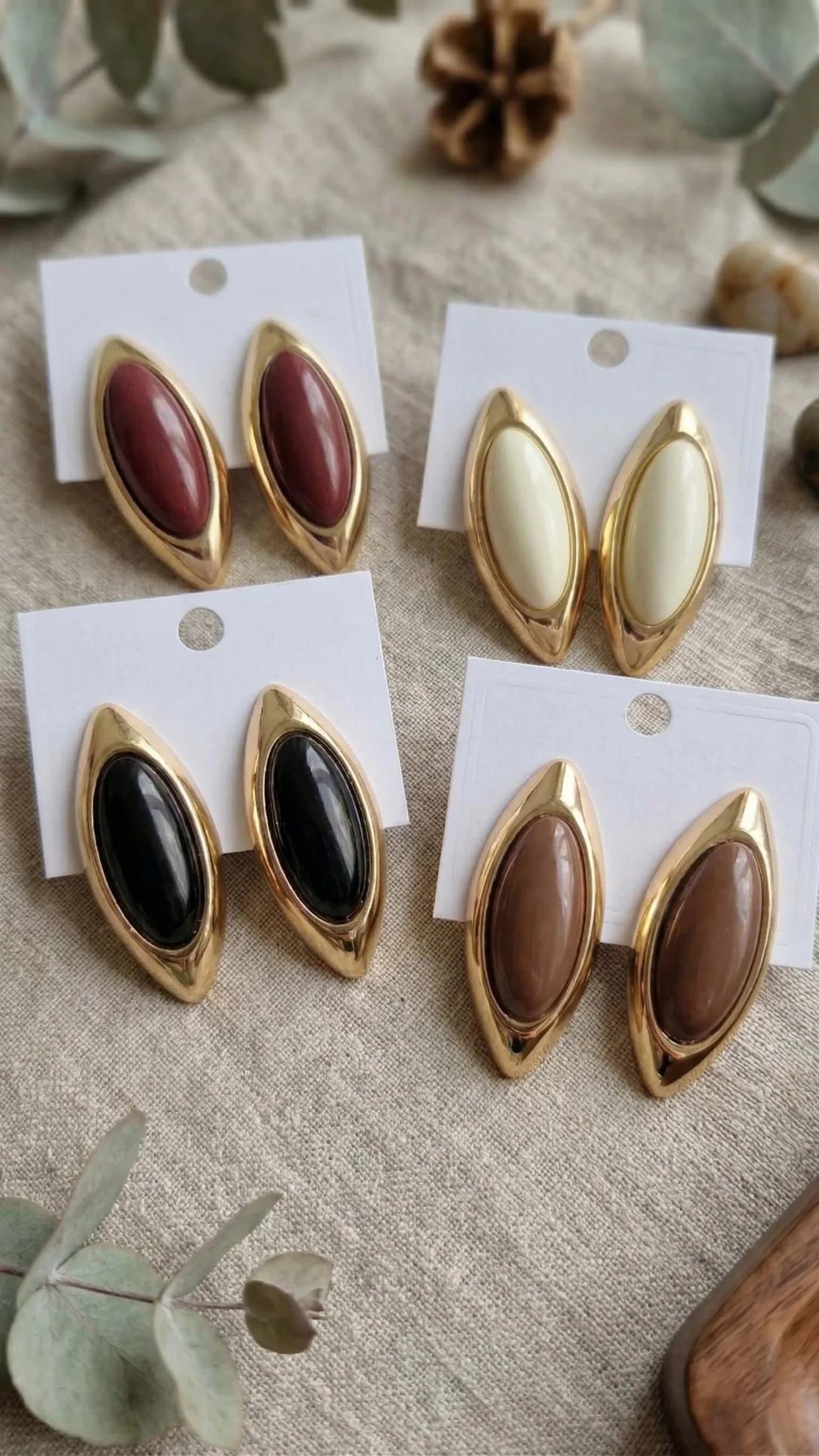 Mina Desenli Altın Renk Oval Küpe