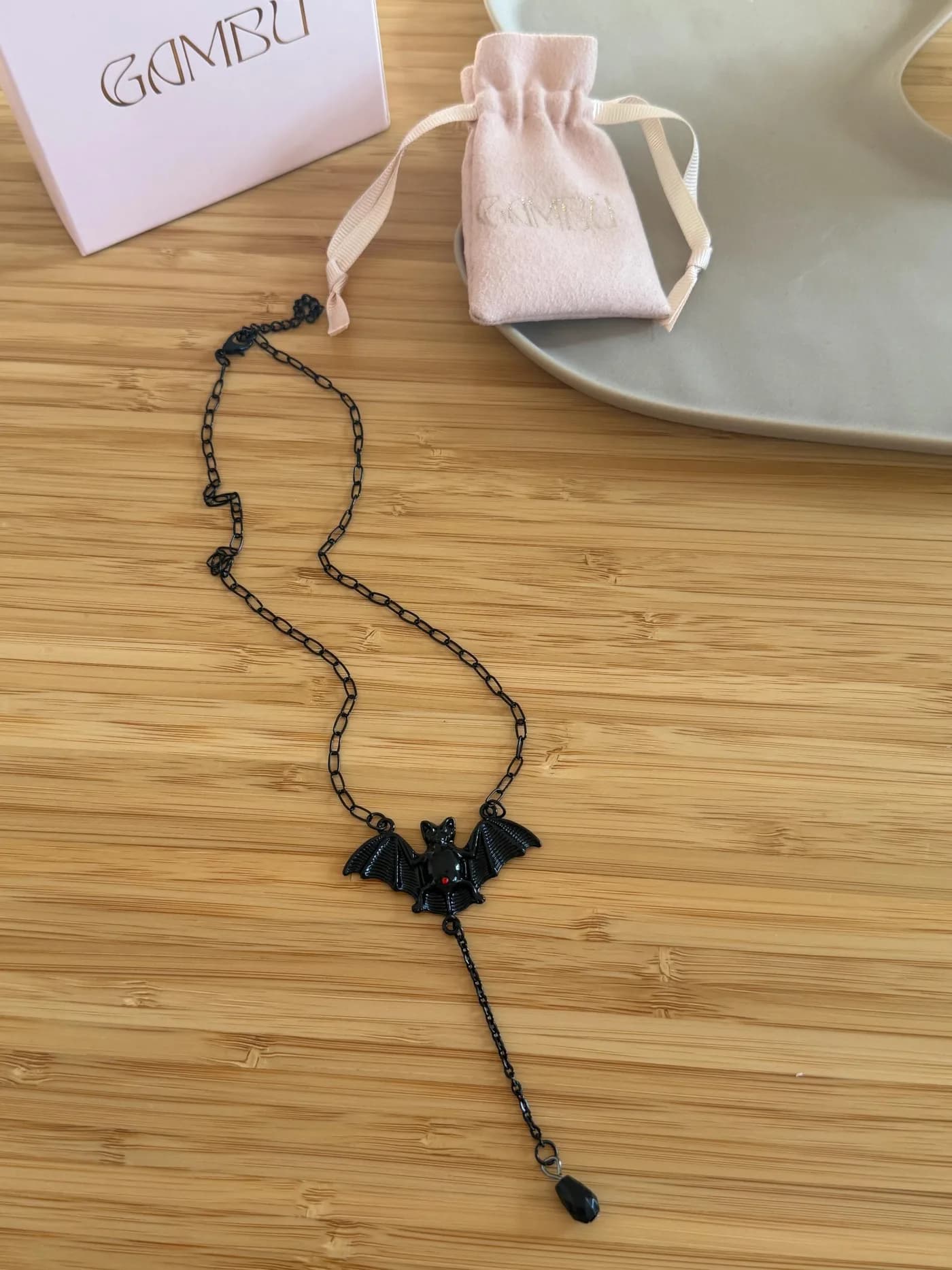Siyah Yarasa Figürlü Zirkon Taşlı Gotik Y Kadın Kolye