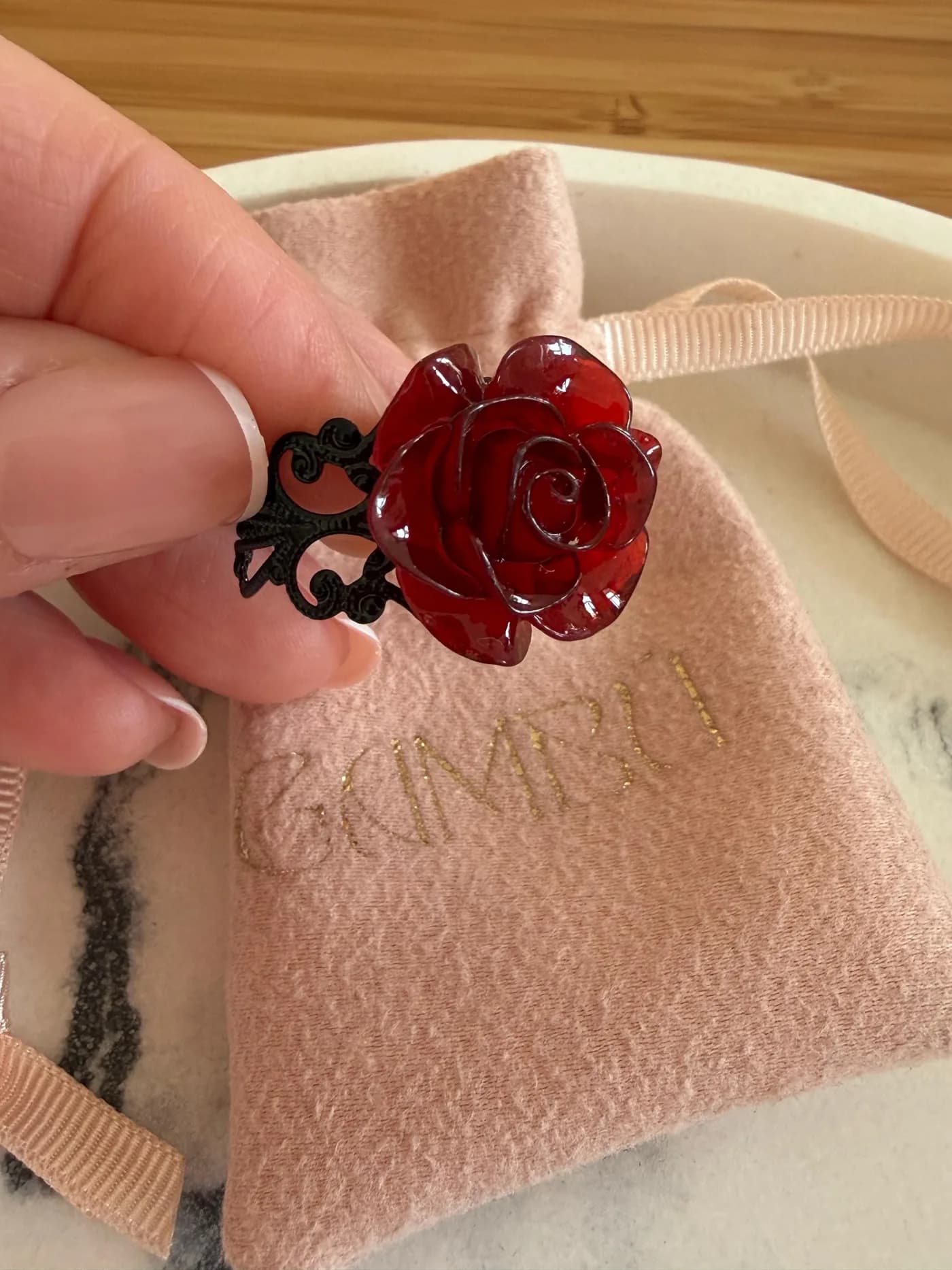 Siyah Renk Gül Detaylı Ayarlanabilir Gotik Kadın Yüzük